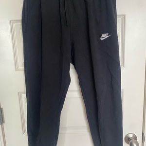 black nike joggers